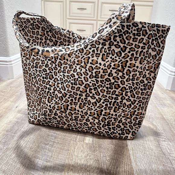 Leopard Tote with zipper - Picture 2 of 4